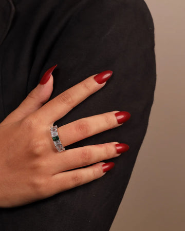 EMERALD ELEGANCE RING