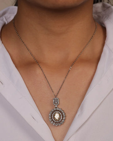 GOLDEN EMBER NECKLACE