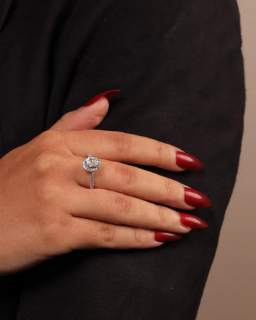 OVAL CUT LUXURY RING