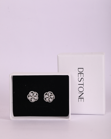 LUXURIOUS SOLITAIRES DIAMOND STUDS